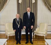 President Aliyev presents "Heydar Aliyev Order" to People's Artist Omar Eldarov (PHOTO)