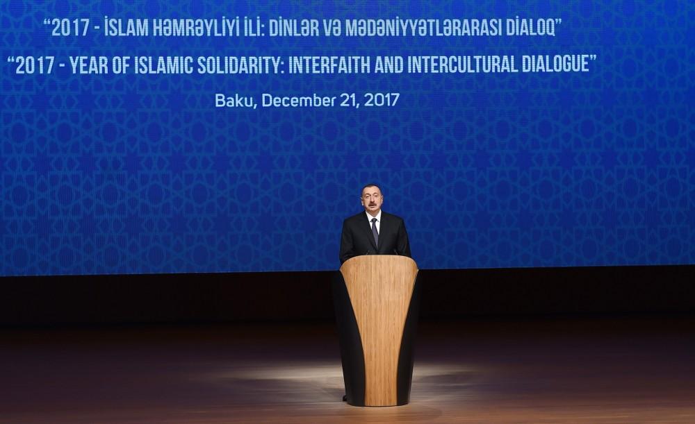 President Aliyev attends int’l conference dedicated to Year of Islamic Solidarity (PHOTO)