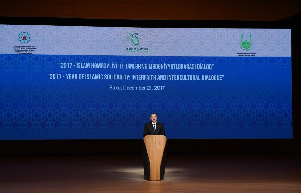 President Aliyev attends int’l conference dedicated to Year of Islamic Solidarity (PHOTO)