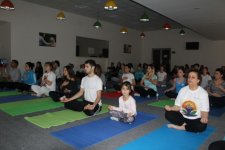 Heydar Aliyev Foundation VP Leyla Aliyeva attends yoga masterclass (PHOTO)