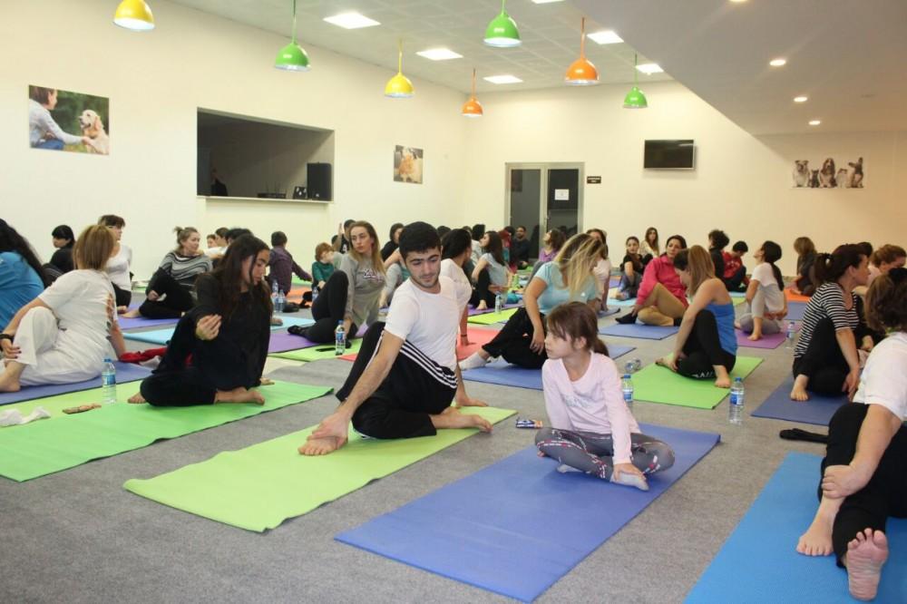 Heydar Aliyev Foundation VP Leyla Aliyeva attends yoga masterclass (PHOTO)