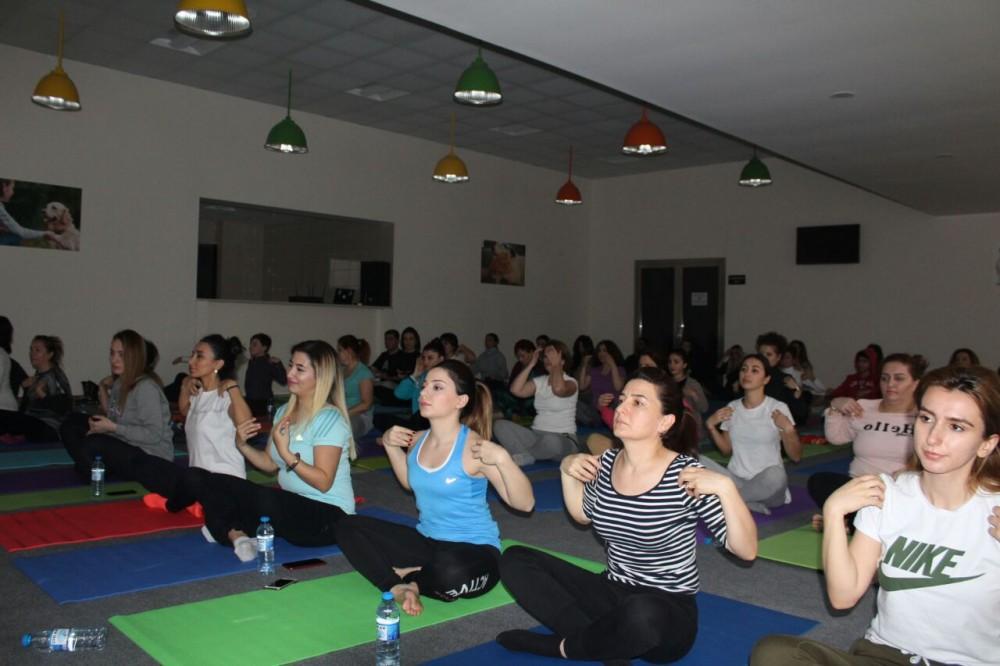 Heydar Aliyev Foundation VP Leyla Aliyeva attends yoga masterclass (PHOTO)