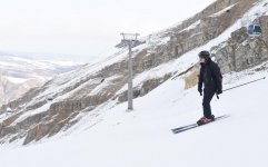 Ilham Aliyev views plans to develop Shahdagh tourism complex (PHOTO)