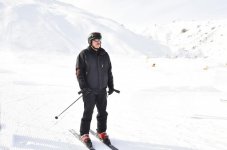 Ilham Aliyev views plans to develop Shahdagh tourism complex (PHOTO)