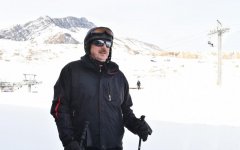 Ilham Aliyev views plans to develop Shahdagh tourism complex (PHOTO)