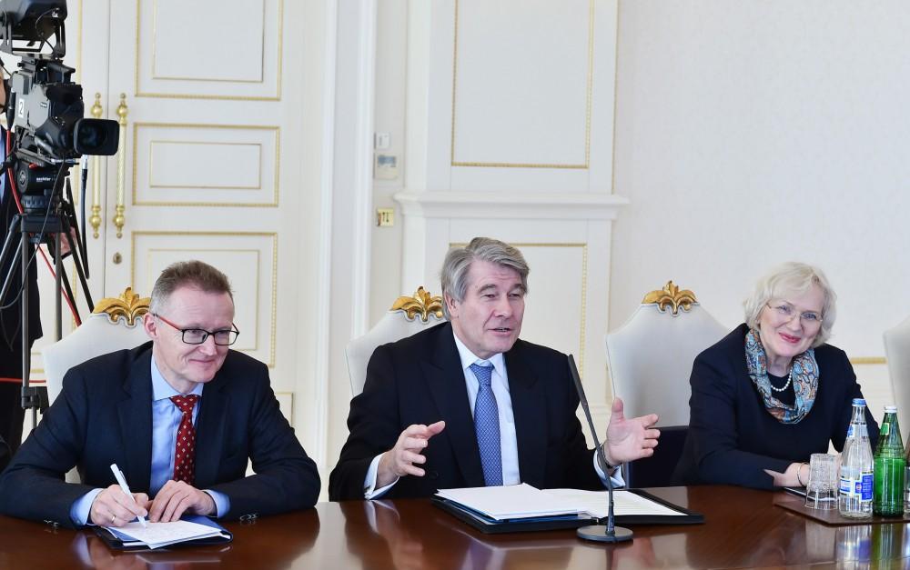 President Aliyev receives German delegation (PHOTO)