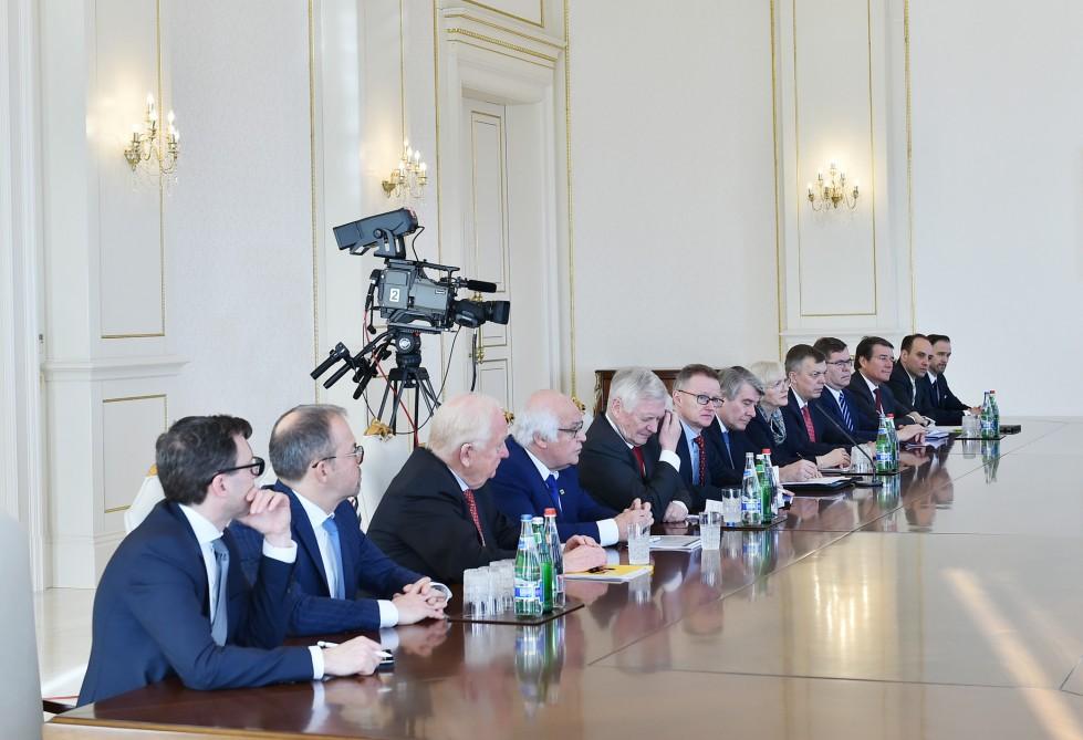 President Aliyev receives German delegation (PHOTO)