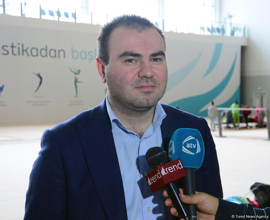Young Azerbaijani gymnasts meet with Azerbaijani chess Grandmaster (PHOTO)