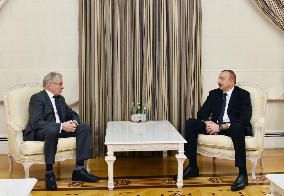 Ilham Aliyev receives former president of Dutch Senate