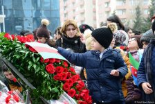 Azerbaijani public commemorates Khojaly genocide victims (PHOTO)