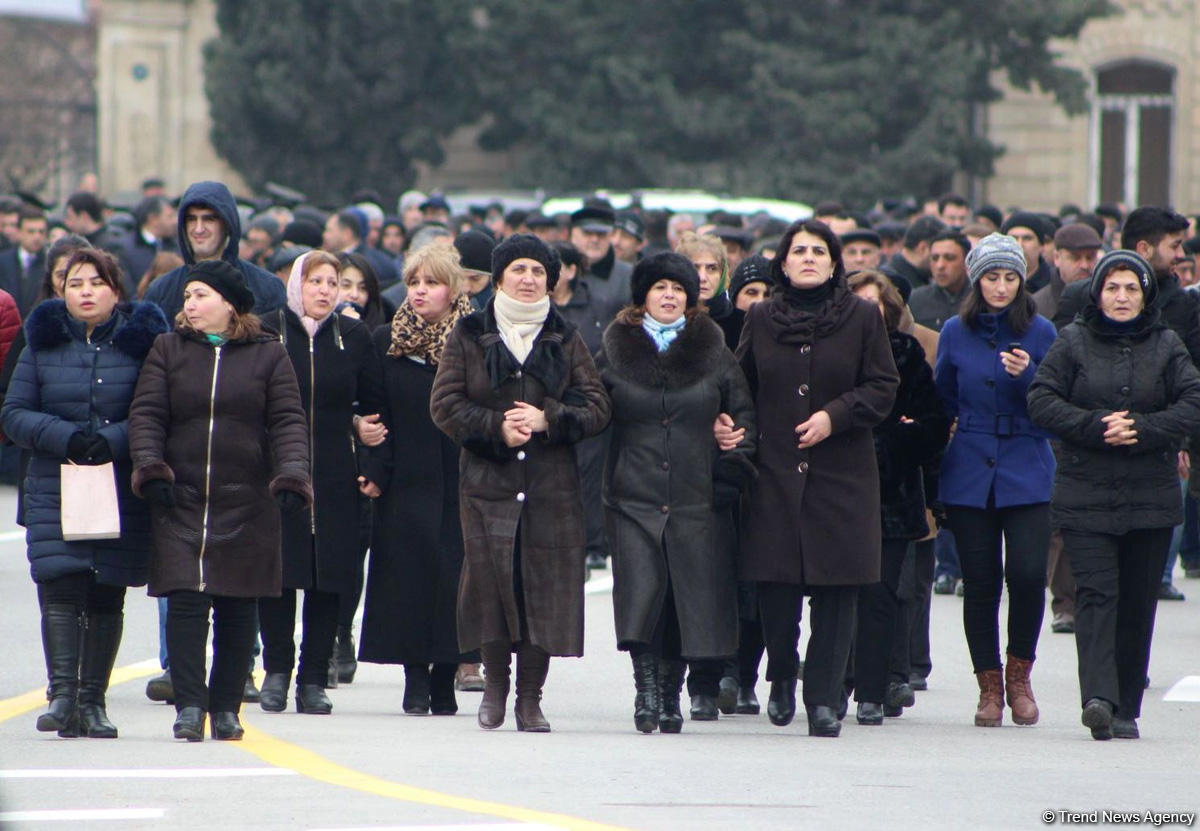 Azerbaijani public commemorates Khojaly genocide victims (PHOTO)