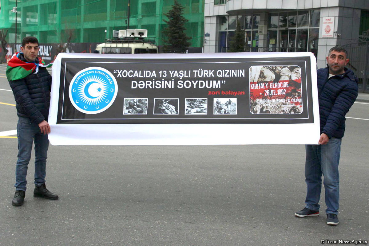 Azerbaijani public commemorates Khojaly genocide victims (PHOTO)