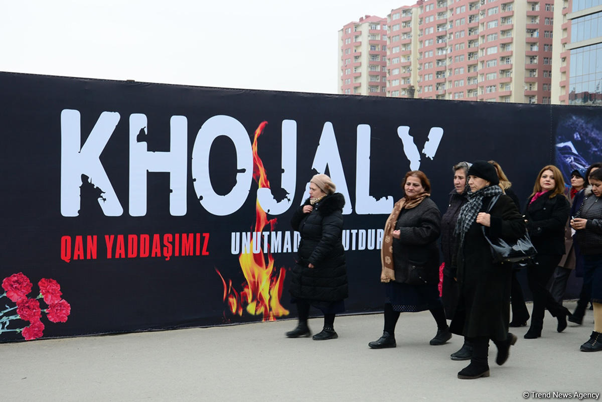 Azerbaijani public commemorates Khojaly genocide victims (PHOTO)