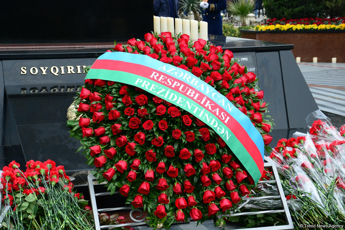 Azerbaijani public commemorates Khojaly genocide victims (PHOTO)