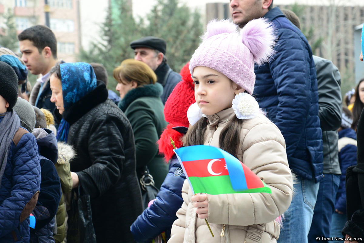 Azerbaijani public commemorates Khojaly genocide victims (PHOTO)