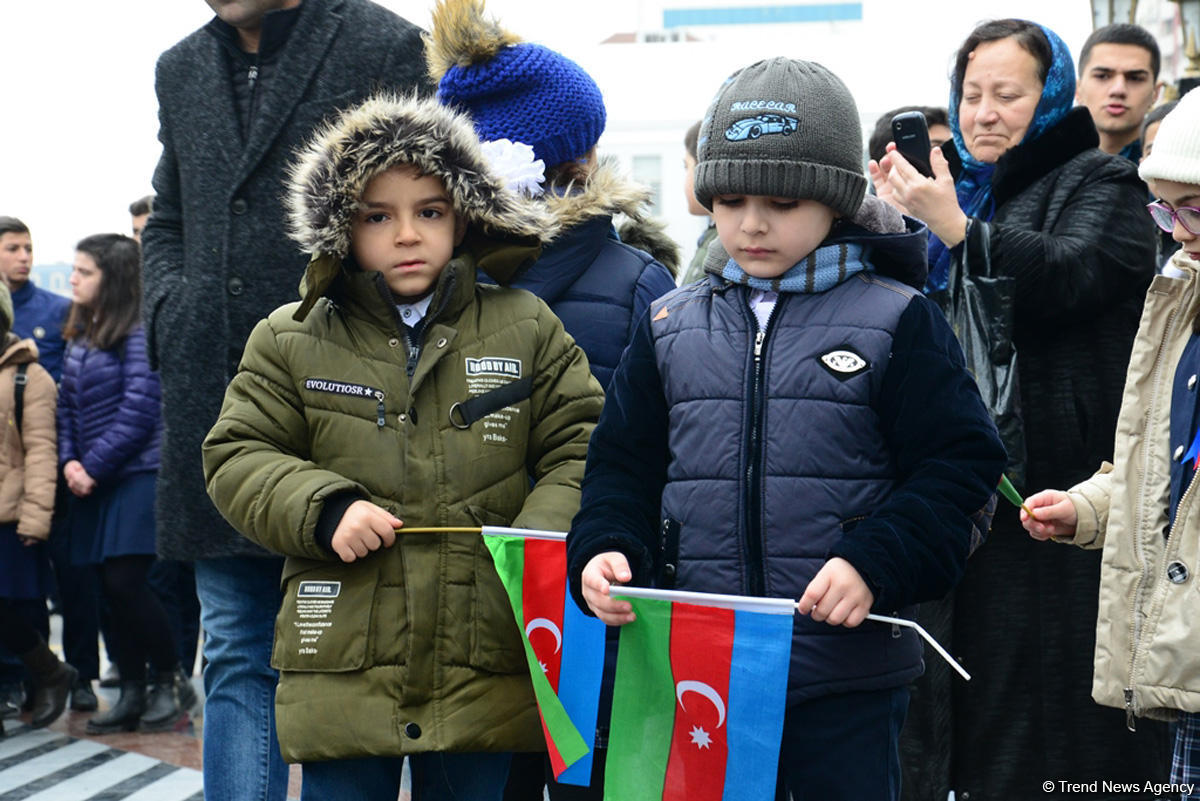 Azerbaijani public commemorates Khojaly genocide victims (PHOTO)