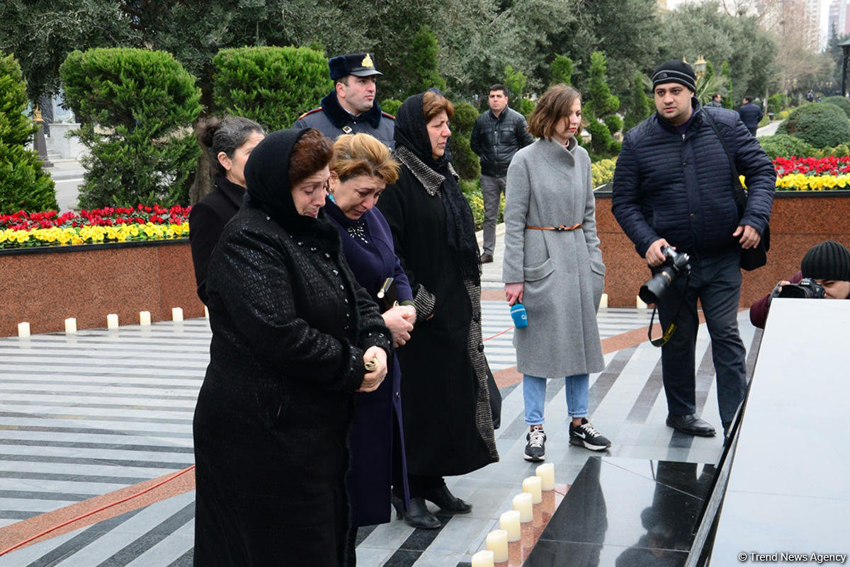 Azerbaijani public commemorates Khojaly genocide victims (PHOTO)