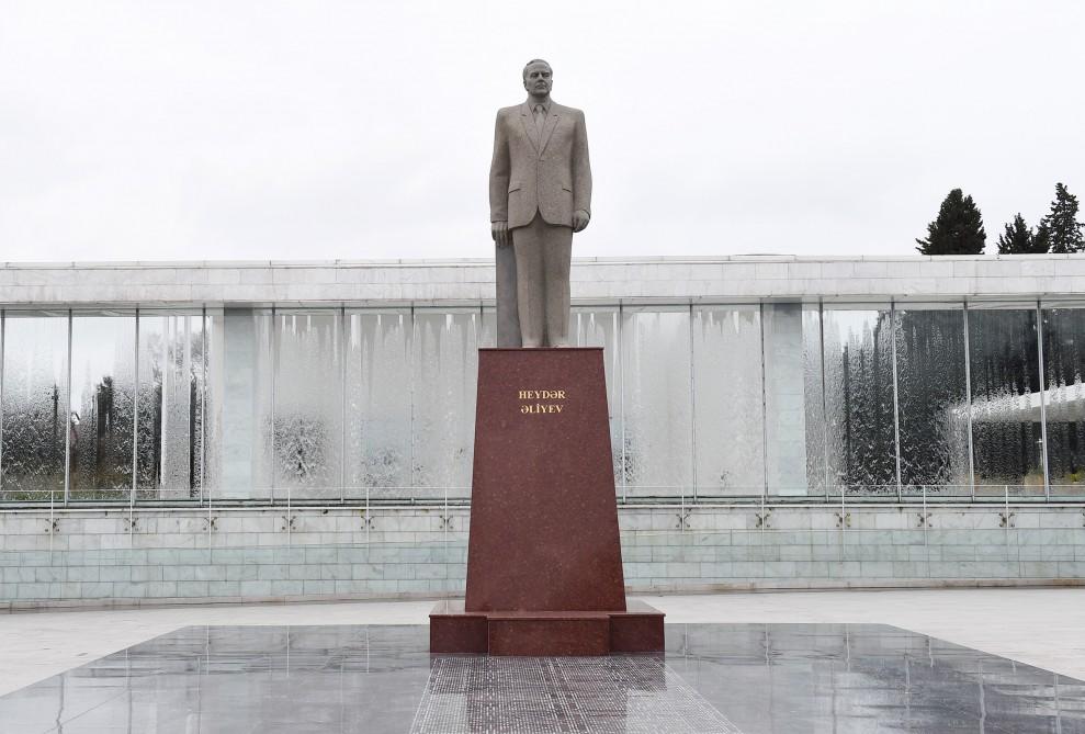 President Ilham Aliyev, First Lady Mehriban Aliyeva arrive in Mingachevir (PHOTO)