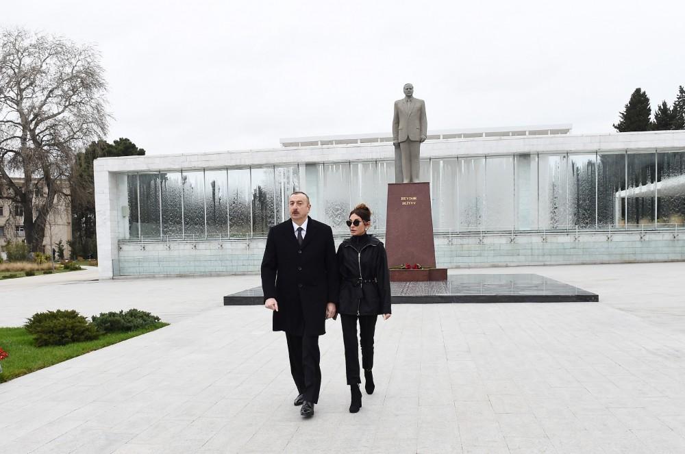 President Ilham Aliyev, First Lady Mehriban Aliyeva arrive in Mingachevir (PHOTO)