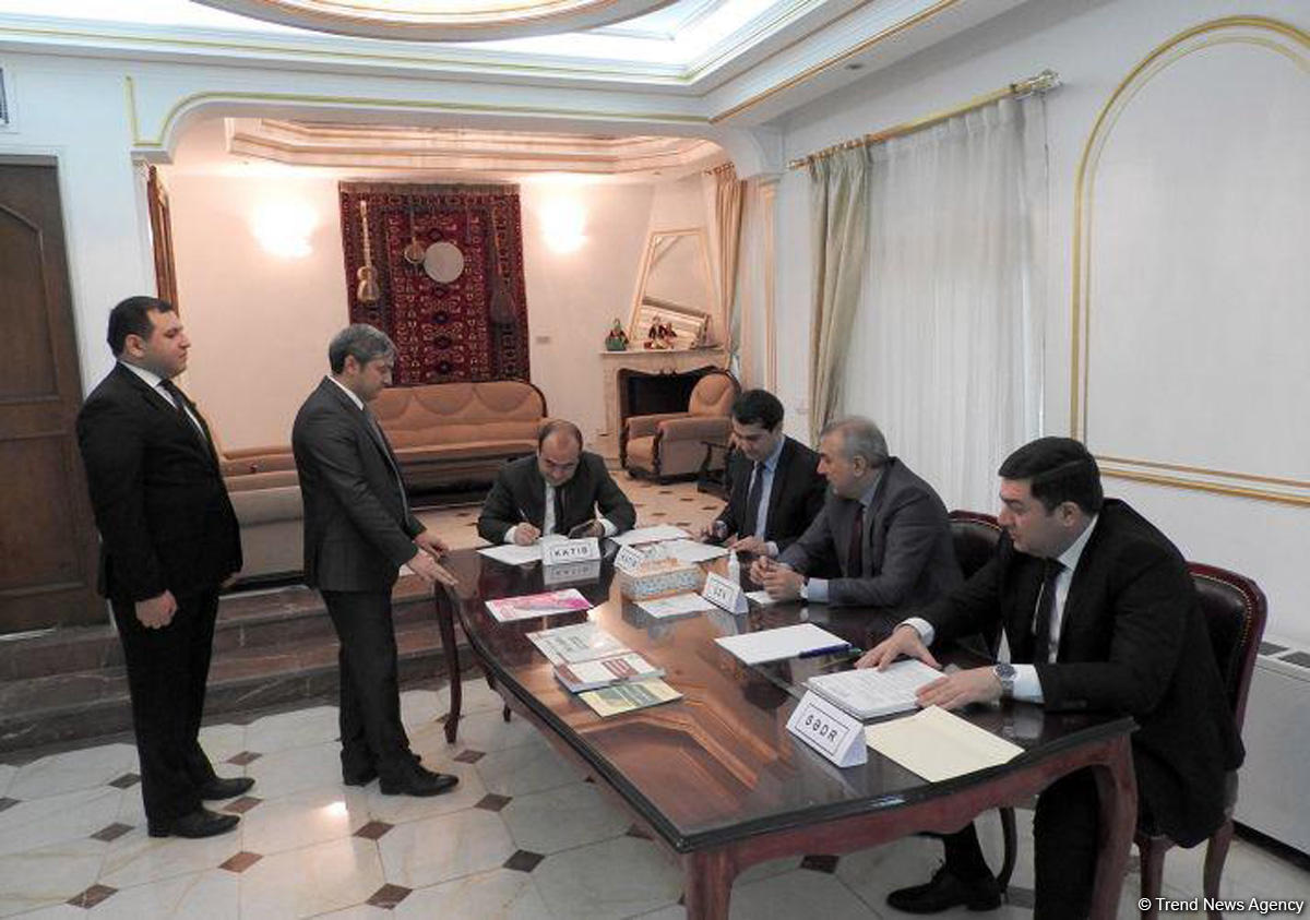 Voting begins on time at Azerbaijani embassy in Iran (PHOTO)