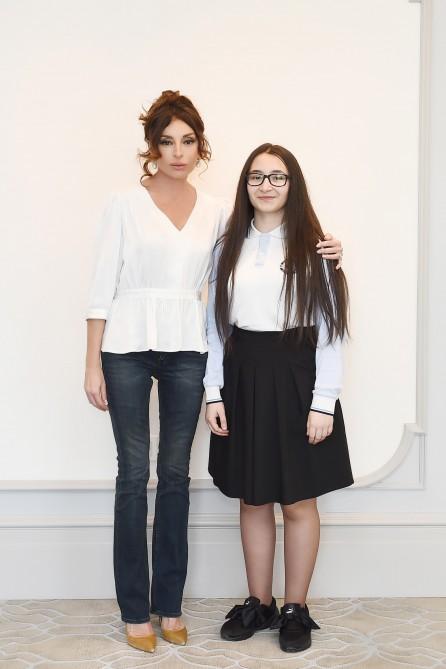 First VP Mehriban Aliyeva meets with young inventors (PHOTO)