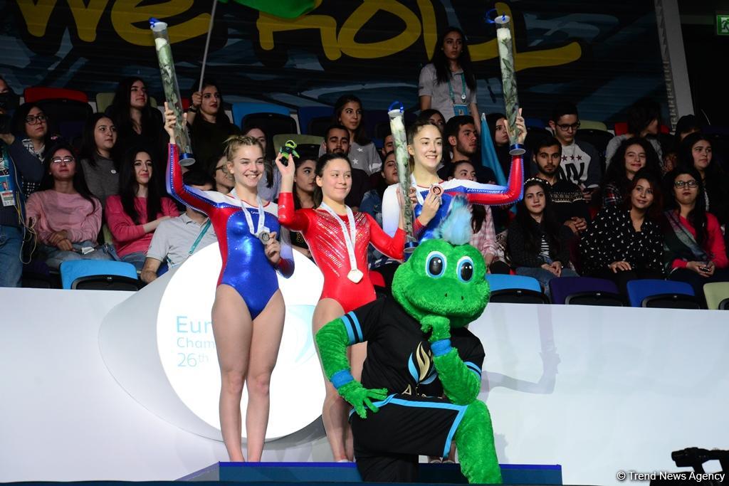 Awards presented to winners of second gymnastics semi-finals in Baku (PHOTO)