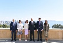 President Ilham Aliyev, family members visit grave of National Leader Heydar Aliyev and Alley of Martyrs (PHOTO)