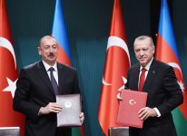 Azerbaijan, Turkey ink six documents (PHOTO)