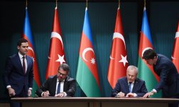 Azerbaijan, Turkey ink six documents (PHOTO)