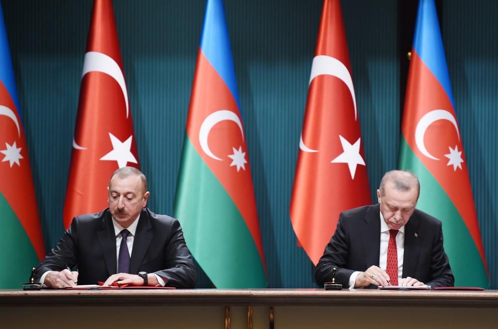 Azerbaijan, Turkey ink six documents (PHOTO)