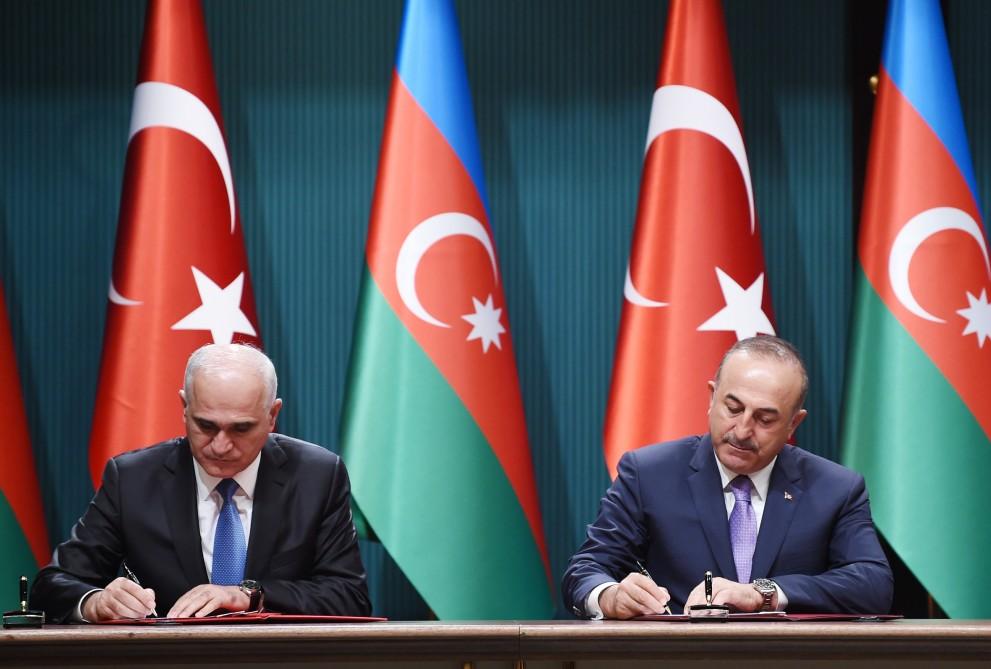 Azerbaijan, Turkey ink six documents (PHOTO)