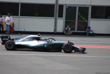 F1 first practice session kicks off in Baku (PHOTO)