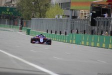 F1 first practice session kicks off in Baku (PHOTO)