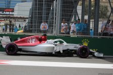 F1 first practice session kicks off in Baku (PHOTO)