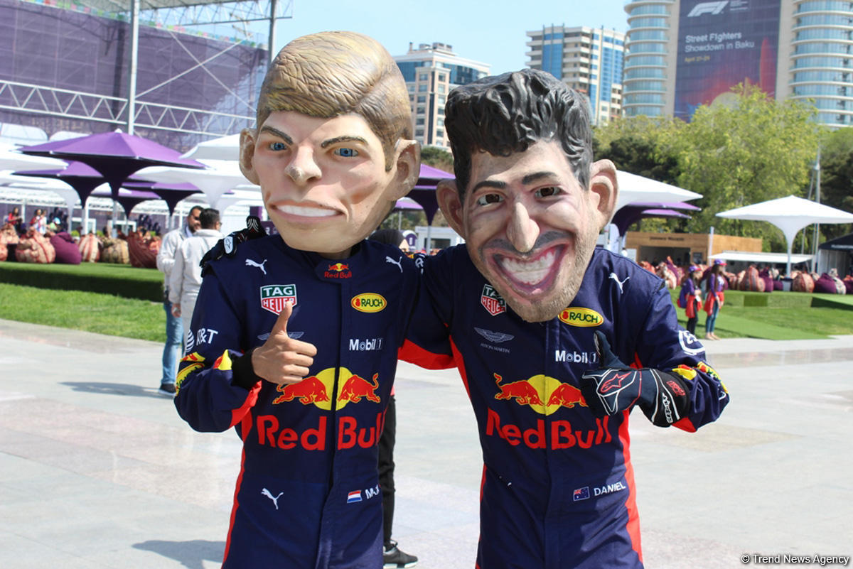 F1 first practice session kicks off in Baku (PHOTO)