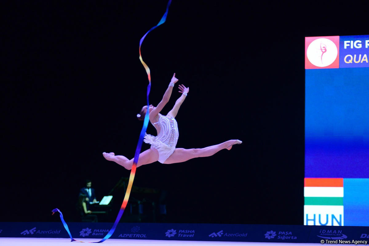 Best moments of FIG World Cup in Rhythmic Gymnastics (PHOTO)