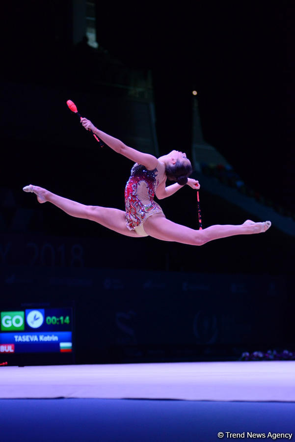 Best moments of FIG World Cup in Rhythmic Gymnastics (PHOTO)