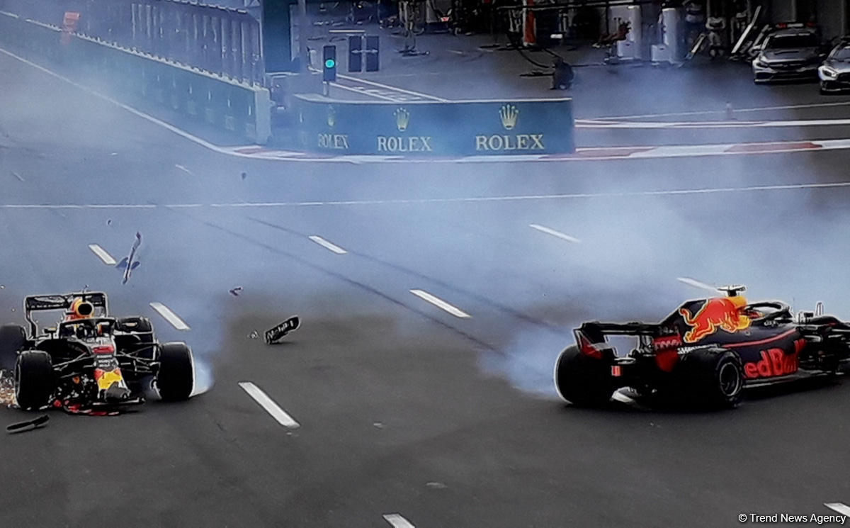 Extraordinary accident in F1 Azerbaijan Grand Prix in Baku (PHOTO)