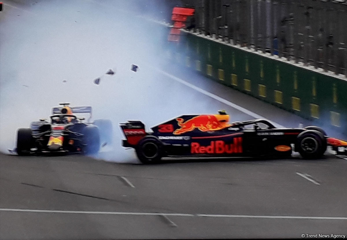 Extraordinary accident in F1 Azerbaijan Grand Prix in Baku (PHOTO)