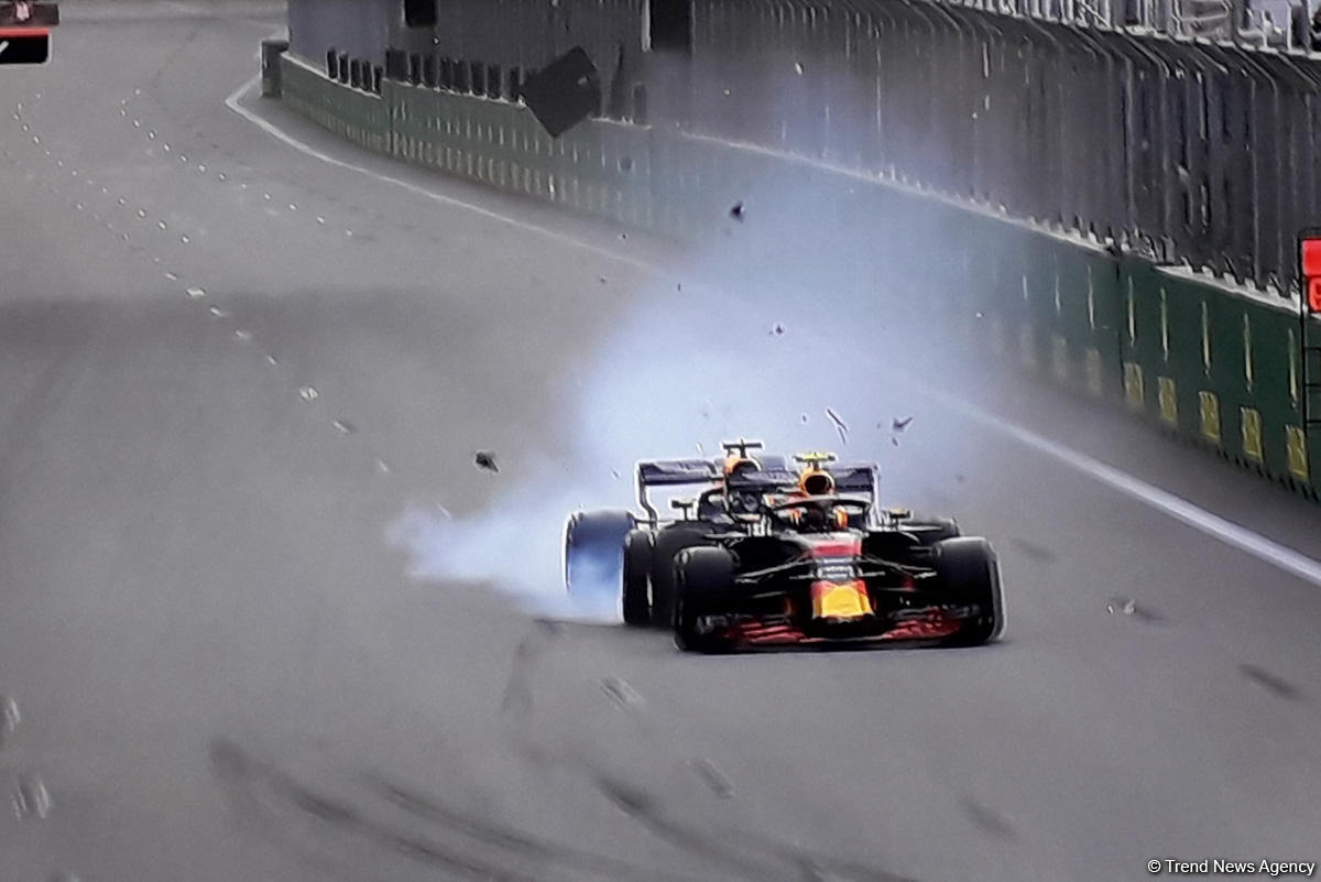 Extraordinary accident in F1 Azerbaijan Grand Prix in Baku (PHOTO)