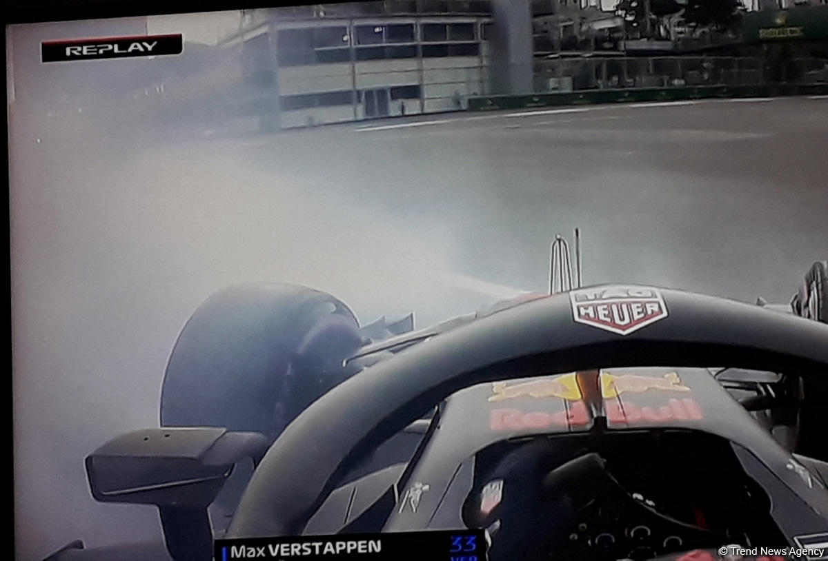 Extraordinary accident in F1 Azerbaijan Grand Prix in Baku (PHOTO)