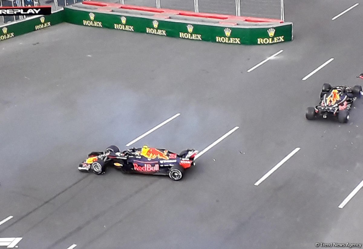 Extraordinary accident in F1 Azerbaijan Grand Prix in Baku (PHOTO)