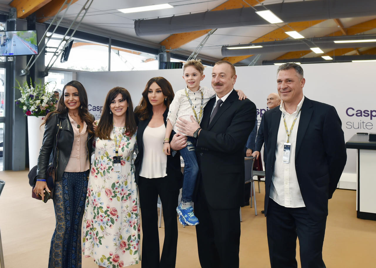 President Ilham Aliyev fulfills little boy's dream (PHOTO, VIDEO)