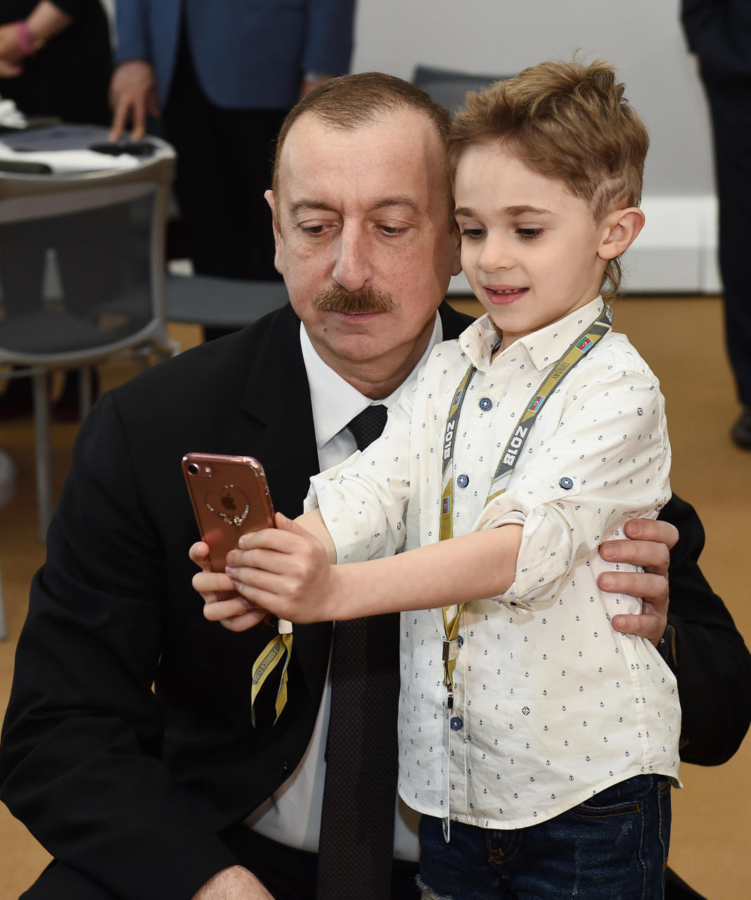 President Ilham Aliyev fulfills little boy's dream (PHOTO, VIDEO)