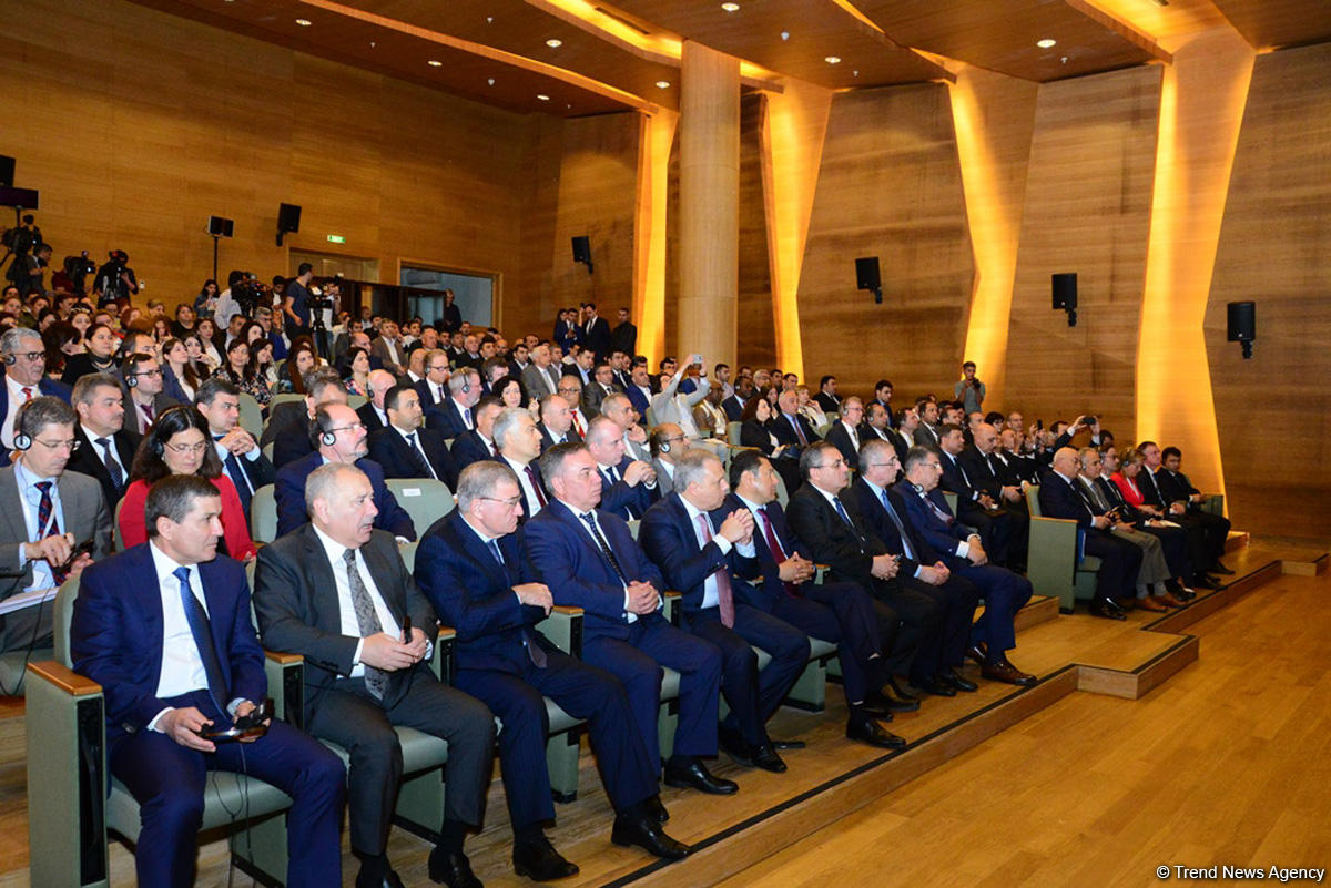 SOCAR collects 4.5 bcm of associated gas from offshore platforms (PHOTO)
