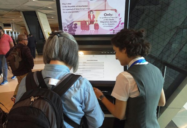Foreigners to be able to obtain visa at airport in Baku via self-service terminals (PHOTO)