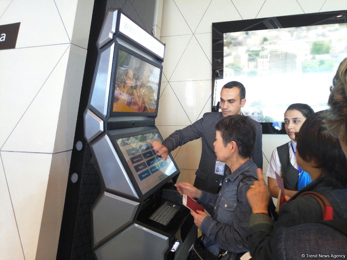 Foreigners to be able to obtain visa at airport in Baku via self-service terminals (PHOTO)