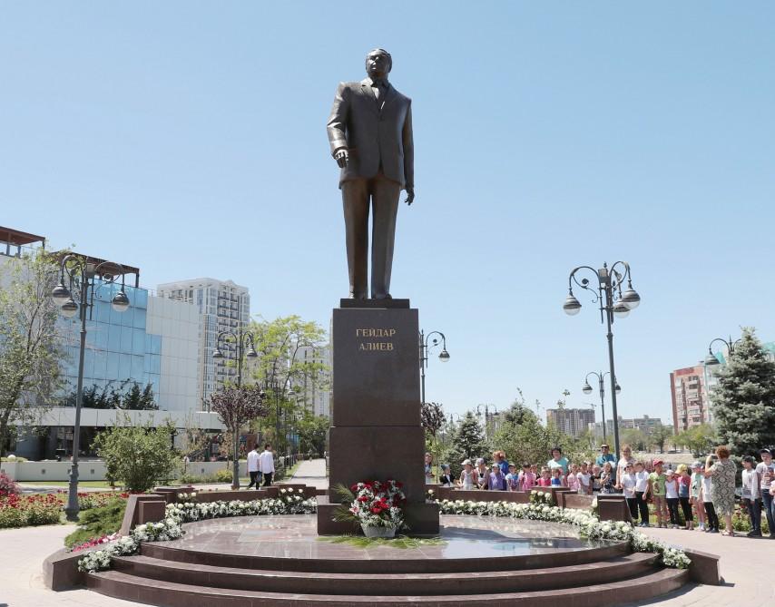 Heydar Aliyev Foundation VP Leyla Aliyeva attends opening of Azerbaijan Business Center in Astrakhan (PHOTO)