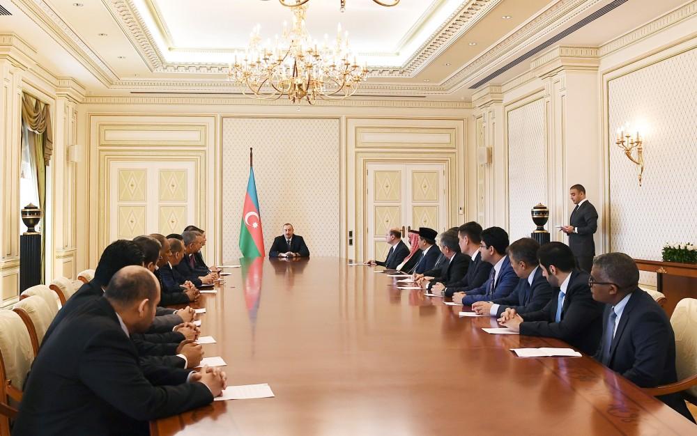 President Aliyev receives envoys, heads of diplomatic missions of Muslim countries (PHOTO)