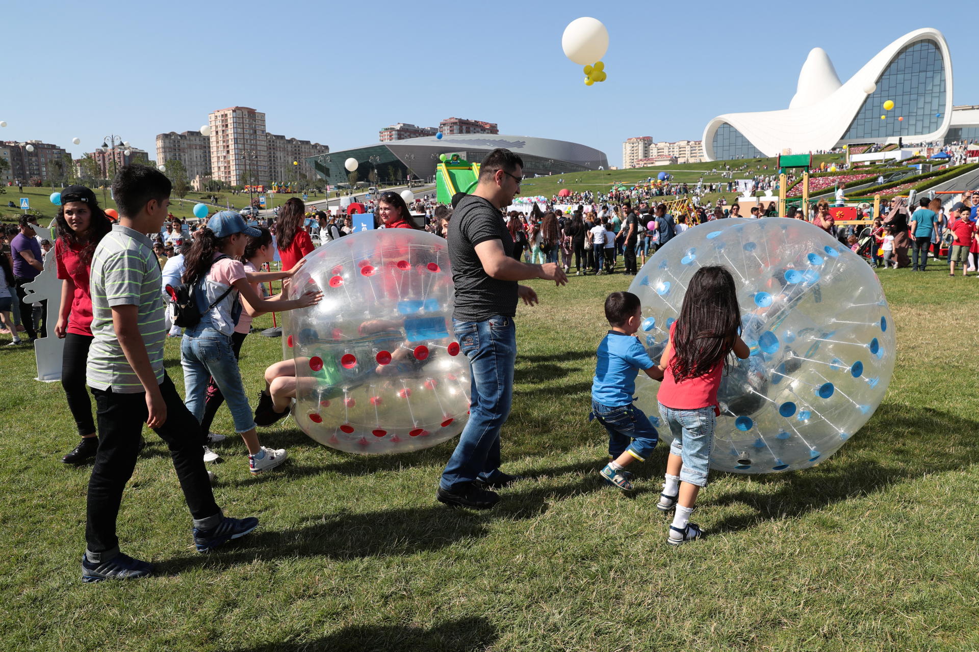 VP of Heydar Aliyev Foundation Leyla Aliyeva attends Children`s Festival (PHOTO)